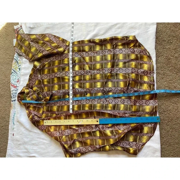 DC Group Buttons Down Blouse Women Size S oversized - Picture 2 of 5